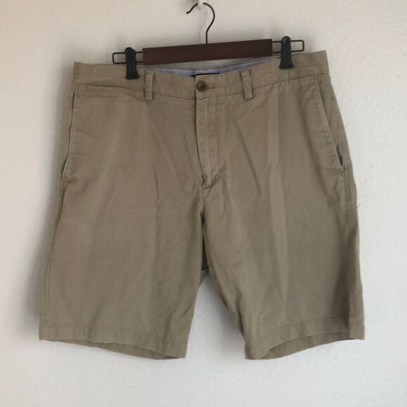 Men’s Banana Republic BR Chino Tan Shorts - Size 35 - Picture 1 of 7